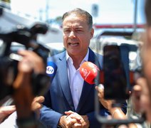Renan Filho chega ao debate e defende comparação de propostas e realizações