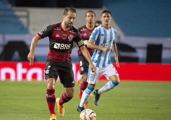 Flamengo encara Racing por vaga nas quartas da Libertadores