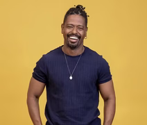 Leandro Boneco passa mal no BBB26 e é encaminhado para exames médicos