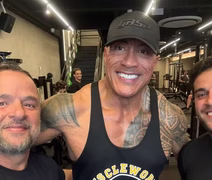 Dwayne Johnson treina em academia no Rio durante divulgação de Moana