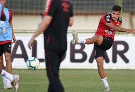 Athletico-PR faz último treino com equipe reserva antes de encarar o CSA