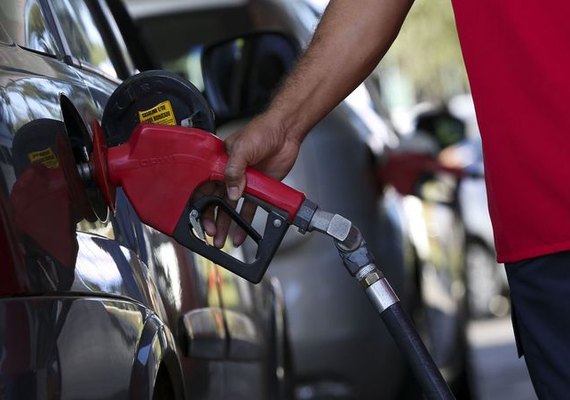 Alagoas tem a segunda gasolina mais cara do Nordeste pelo segundo mês seguido