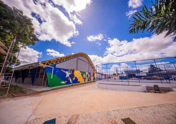 Luciano Barbosa entrega nova praça e ginásio no Paineiras