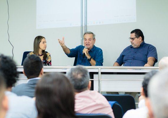 Ronaldo Lessa preside primeira reunião da Câmara de Estudos Políticos da Vice-Governadoria