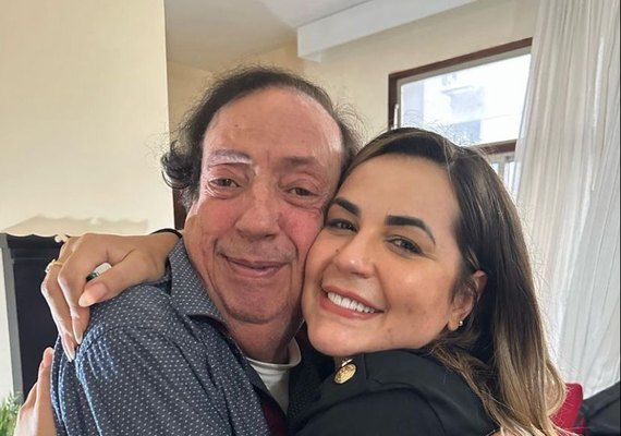 Deolane Bezerra doa R$ 50 mil para ator Marcos Oliveira, o Beiçola de 'A Grande Família'