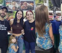 Ana Castela leva filhos de Zé Felipe e Virginia para pastelaria em Goiânia