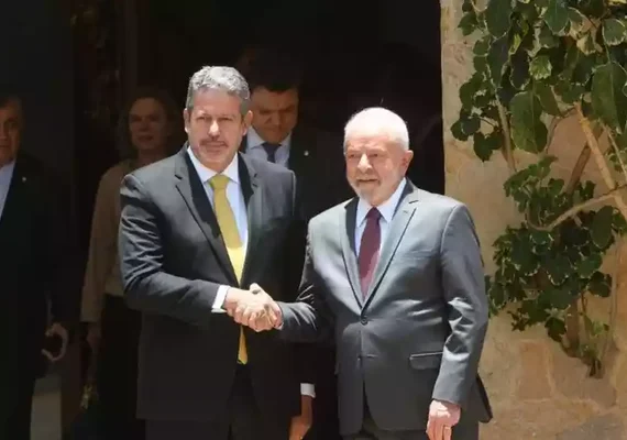 Esquerda anuncia apoio a Arthur Lira e garante reeleição “com folga” do presidente da Câmara