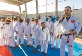 Estudantes participam de aula experimental do programa Esporte para Além das Fronteiras