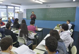 Governo federal atualiza piso do magistério com novo reajuste salarial