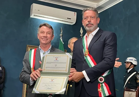 Arthur Lira recebe medalha de honra antes de feira do agro que custou R$ 17 mi