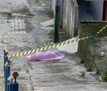 Jovem é assassinada a tiros no meio da rua no Ouro Preto
