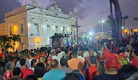 Em Maceió, Lula diz disputar eleição 'contra cidadão que não gosta de nordestinos'; veja vídeo