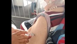 Família de idosa denuncia fraude na aplicação de vacina contra Covid-19