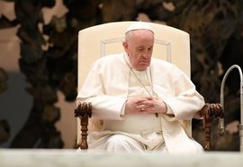 Papa Francisco tem noite tranquila sem nova crise respiratória, diz Vaticano