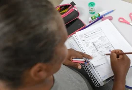 Taxa de alfabetização chega a 93% da população brasileira, revela IBGE