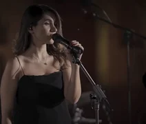 Cantora é condenada a 74 chibatadas após apresentação sem hijab no Irã