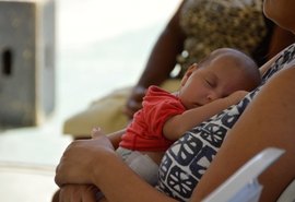 Coqueluche causa crises de tosse e vacina é a melhor maneira de prevenir