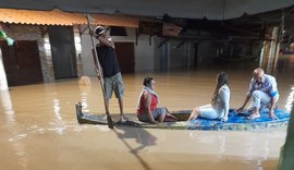 VÍDEO: após transbordamento da Lagoa Mundaú, moradores do Pontal da Barra ficam ilhados