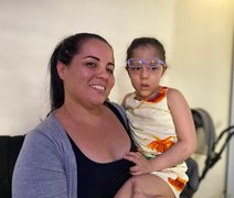 'Sonho em vê-la formada no ABC': Mãe cobra vaga em escola de Maceió para filha autista