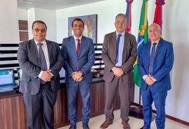 Sindicato dos Advogados apresenta sugestões de melhorias de atendimento para o TRT em Alagoas