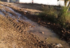 Moradores reclamam de vazamento de água  em Arapiraca