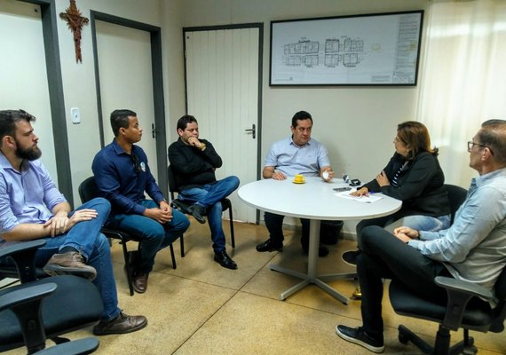 Severino Pessoa discute projeto de Hospital Universitário no Agreste