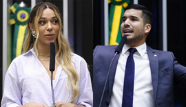 Erika Hilton reage a provocação e menciona tutorial de depilação de André Fernandes