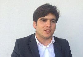 Santa Ritta diz ter sofrido uma ‘inquisição digital’ com sua ignorância sobre o uso da suástica
