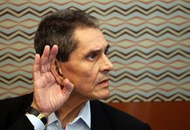 'Pederasta' e 'cachorro do Supremo' foram os nomes dados por Roberto a  Moraes e a Barroso