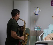 Música e afeto transformam ambiente hospitalar durante a Semana dos Avós em Maceió
