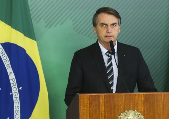 Bolsonaro diz que haverá ações na educação para conter irregularidades