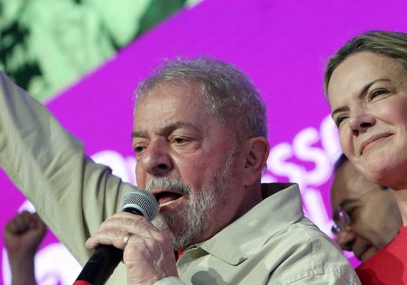 Com Lula preso, PT se isola e avalia anunciar nome de vice