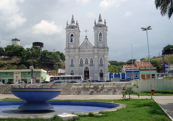 Presidente Bolsonaro e ministro do Turismo entregam obras de restauração, em Maceió (AL)