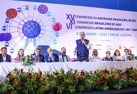 Brasil reduz transmissão do HIV vertical e pede certificado da Opas