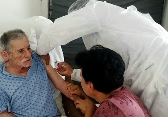 Cadastro de vacinação para idosos a partir de 79 anos começou em Maceió