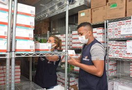 Alagoas recebe nova remessa com 40.960 doses de vacinas Astrazeneca e Pfizer