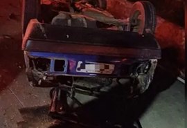 Capotamento deixa quatro pessoas feridas em rodovia de Messias