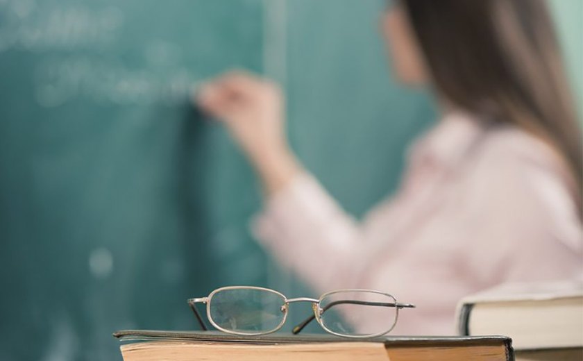 Arapiraca abre processo seletivo para de 291 vagas para educação