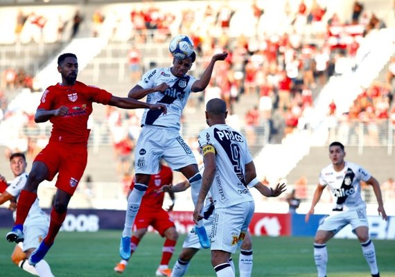 CRB enfrenta Ponte Preta no último jogo fora de casa