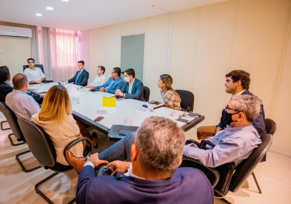 JHC debate turismo sustentável com Ministérios do Turismo e da Economia