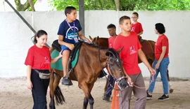 Mães atípicas denunciam paralisação da equoterapia em Alagoas