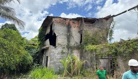 Defesa Civil recomenda demolição de casa em Maceió para evitar acidentes