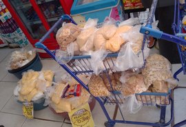 Visa apreende 300 kg de alimentos estragados em supermercados em Maceió