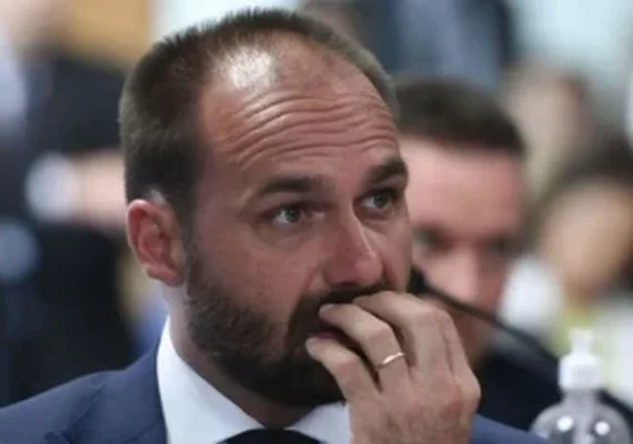PF cita Eduardo Bolsonaro em processo por abandono de cargo