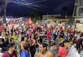 Estudantes vão às ruas de Maceió em ato de apoio a Lula