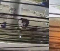 Homem encapuzado incendeia pertences de pessoas em situação de rua em Maceió
