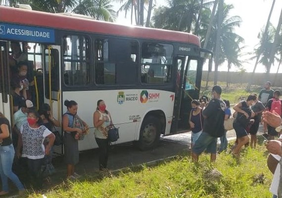 Ônibus desgovernado desce ladeira e deixa passageiros feridos no bairro de Guaxuma