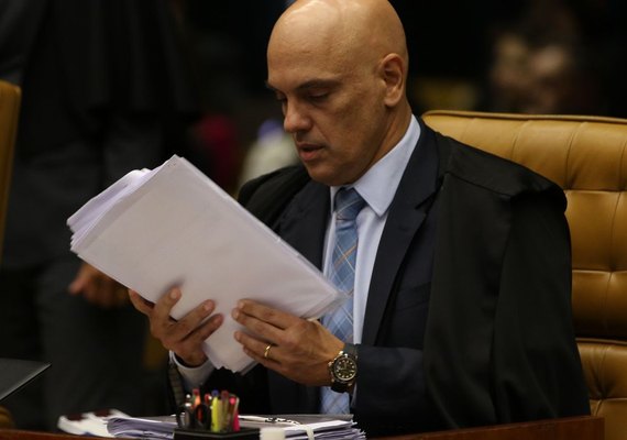 Ministro do STF, Alexandre de Moraes prorroga inquérito sobre live do presidente