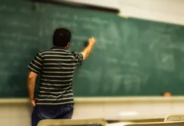 Veja “tabela” de 20 e 30 horas da Educação: “aumento pode passar de 100%”