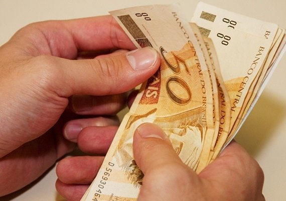 13º de aposentados deve injetar R$700 milhões no estado